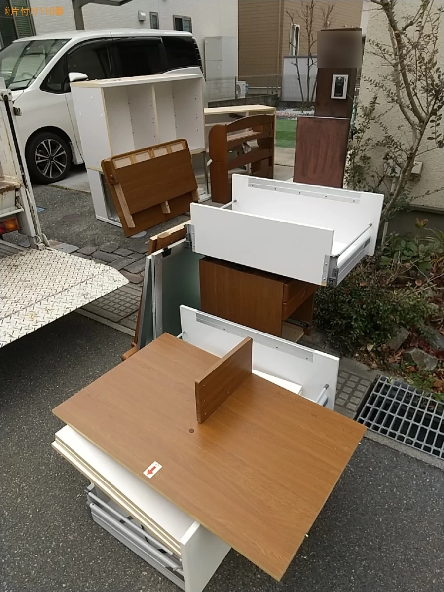 【福山市駅家町】食器棚、学習机、ローテーブル、板の回収・処分