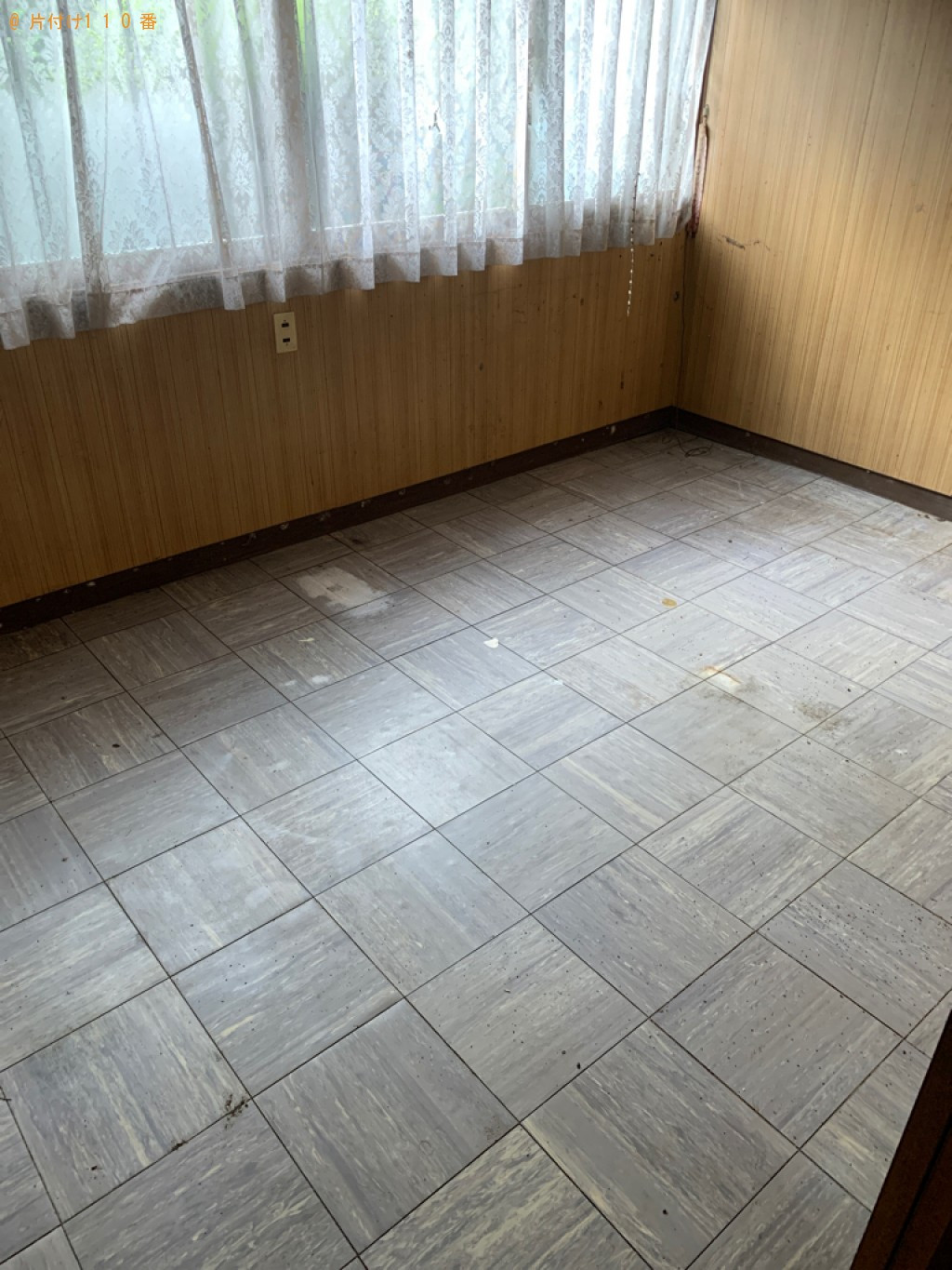 本棚、椅子、ソファー、本、ラグ、ゴミ箱、一般ごみ等の回収・処分